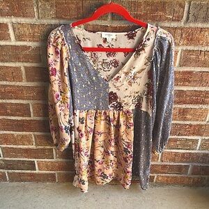 UMGEE Ladies M Sheer Floral Peasant V neck Tunic/Blouse